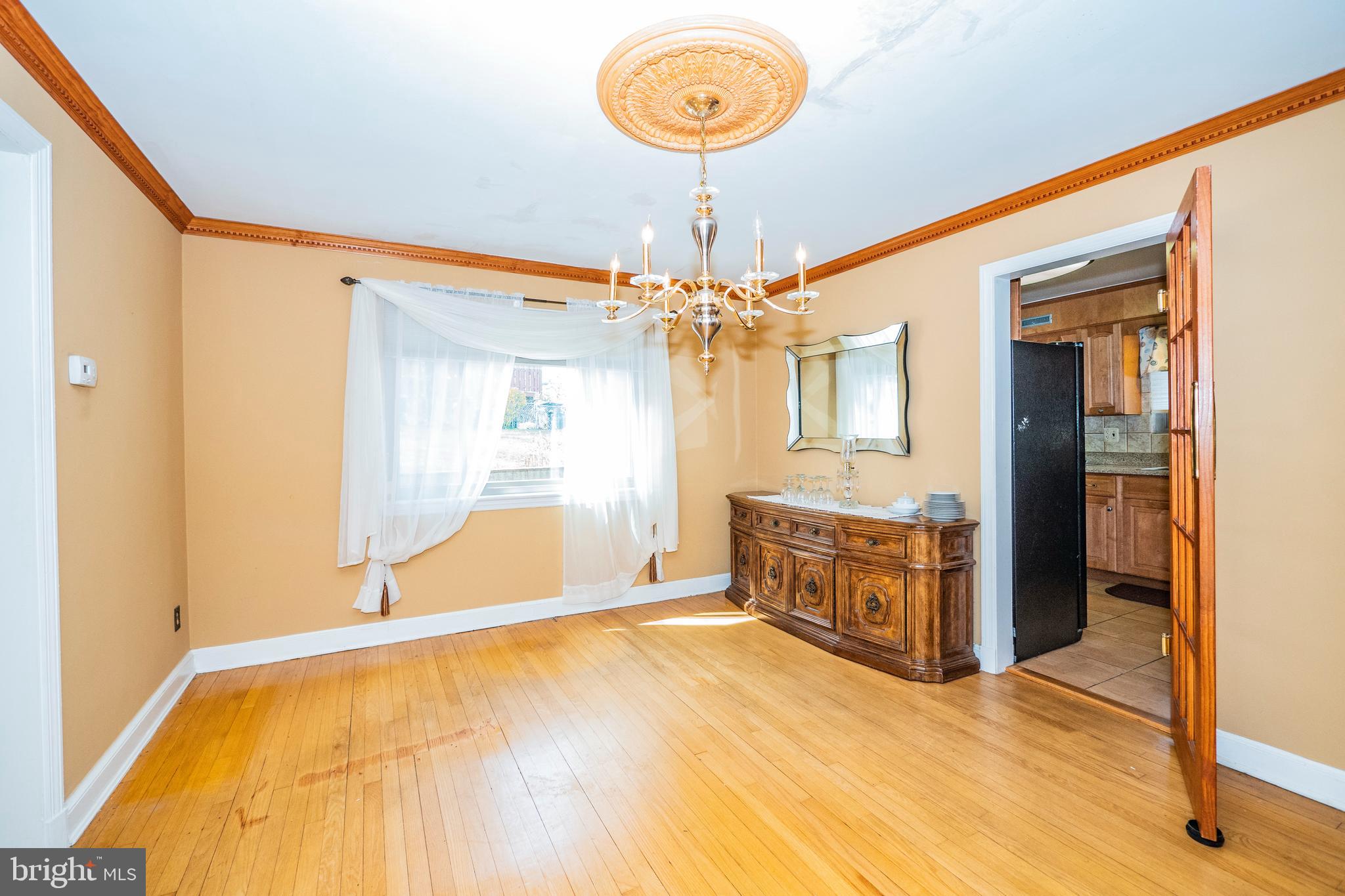 1416 Leegate Road Northwest Washington, DC 20012 - Photo 30 of 66 Dining Rm with dentil ceiling