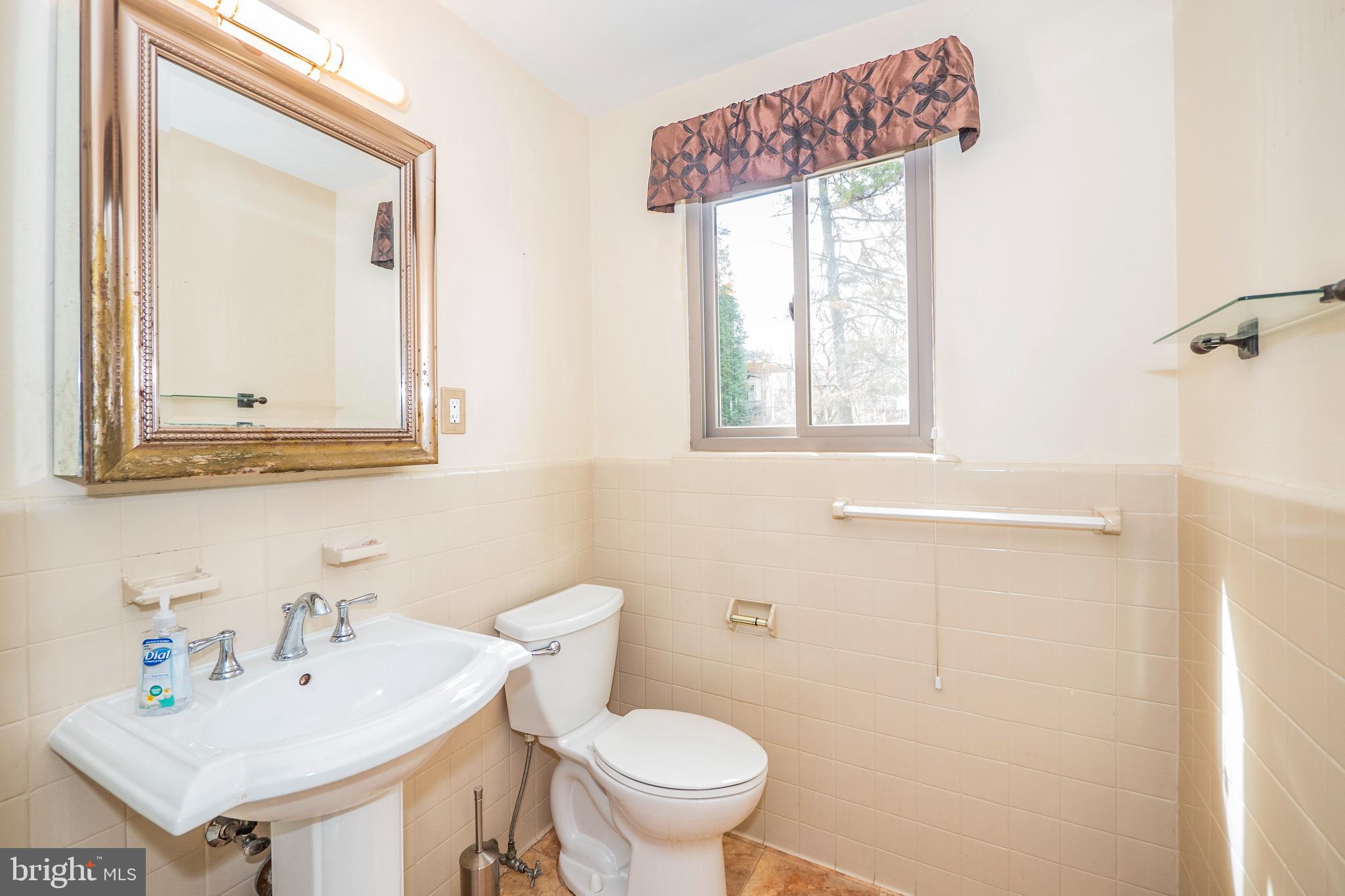 1416 Leegate Road Northwest Washington, DC 20012 - Photo 46 of 66 Bath