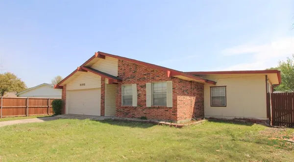 $2,300 | 3102 Abbey Road, Carrollton, TX 75007