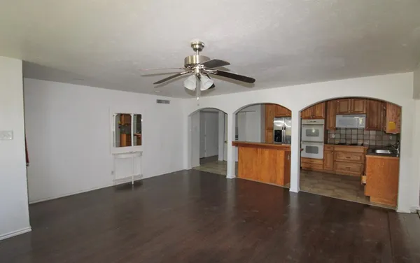 $2,300 | 3102 Abbey Road, Carrollton, TX 75007