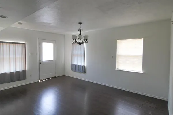 $2,300 | 3102 Abbey Road, Carrollton, TX 75007