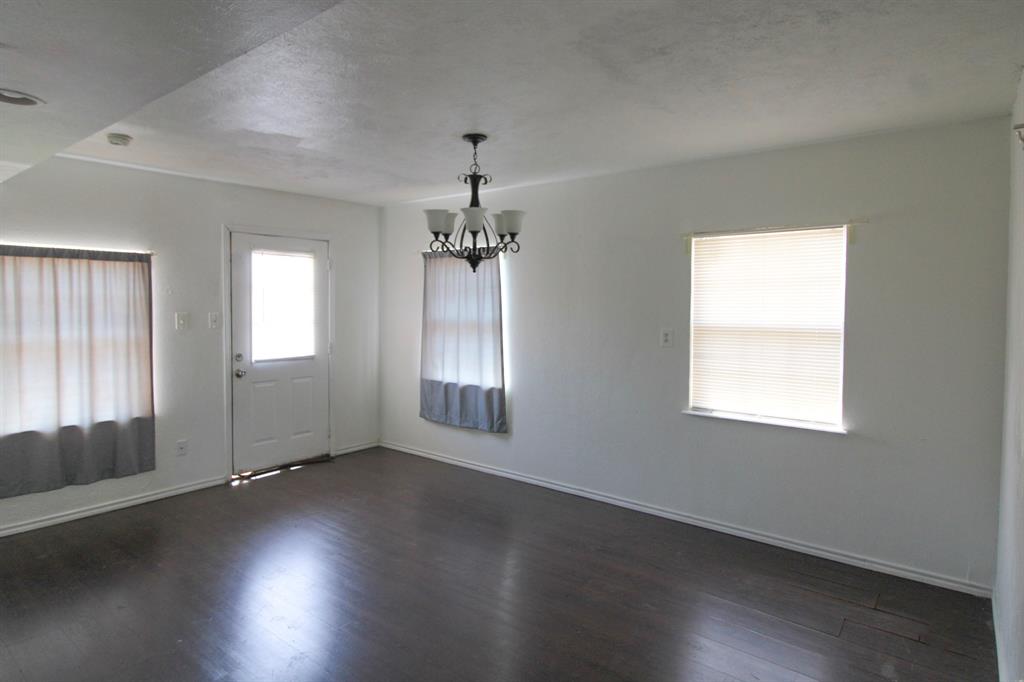 3102 Abbey Road Carrollton, TX 75007 - Photo 7 of 17