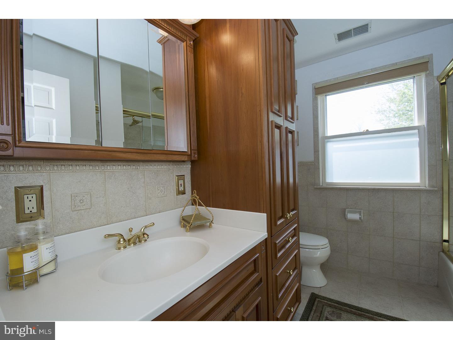 1405 Ponds Edge Road West Chester, PA 19382 - Photo 19 of 25 Gallery Image 19