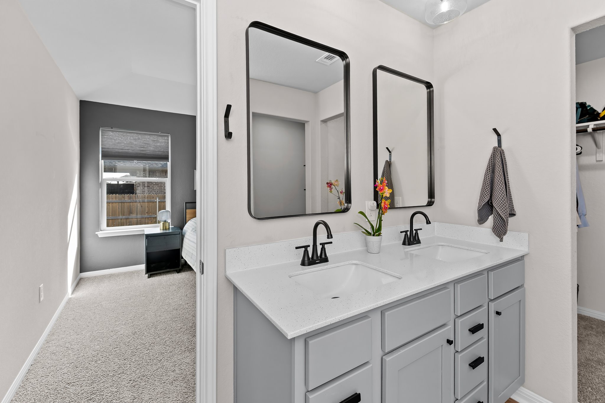 213 Mais Drive Georgetown, TX 78626 - Photo 28 of 39 a bathroom with a sink and a mirror
