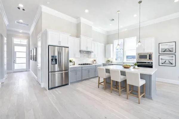 $525,000 | 11069 Chatterton Drive, Houston, TX 77043