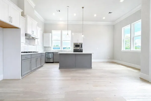 $525,000 | 11069 Chatterton Drive, Houston, TX 77043