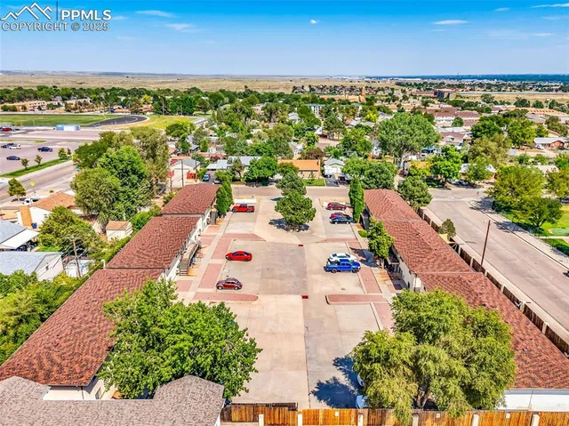 a picture of city view with lake view