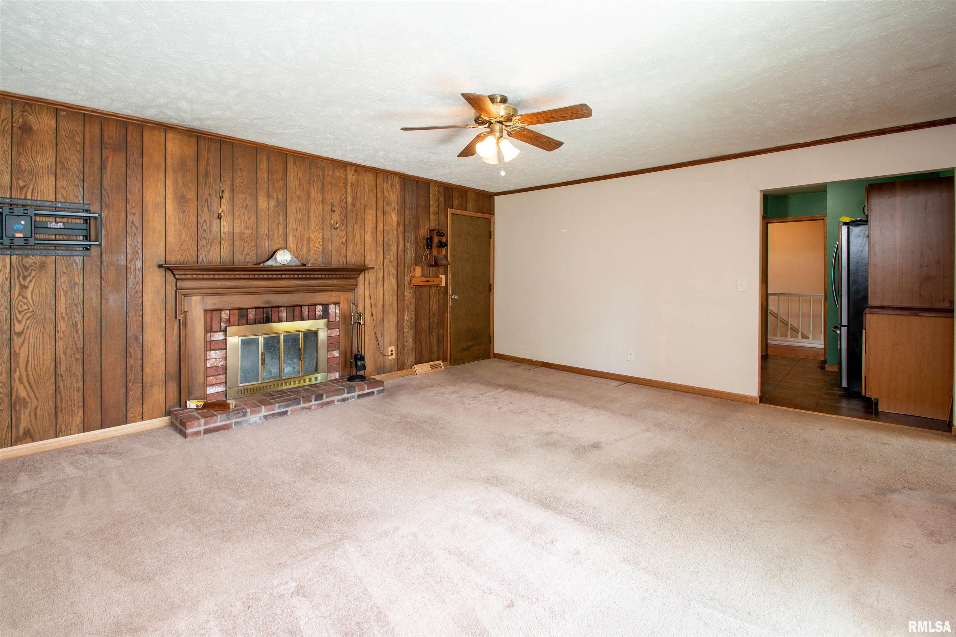 3902 North Rochelle Lane Peoria, IL 61615 - Photo 12 of 40 Gallery Image 12