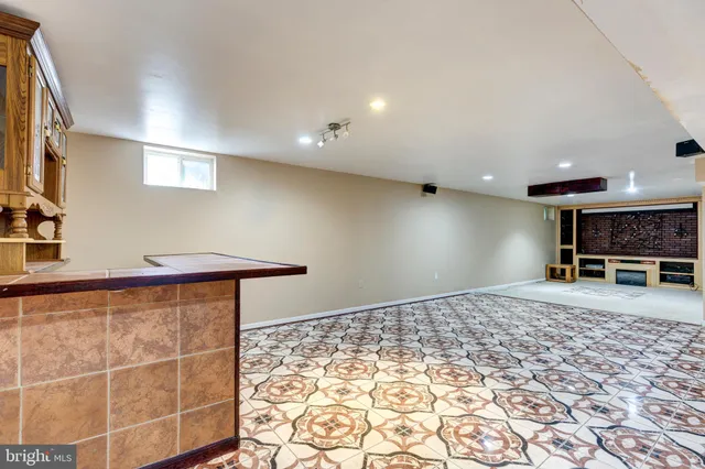 a view of a livingroom with a dinning area