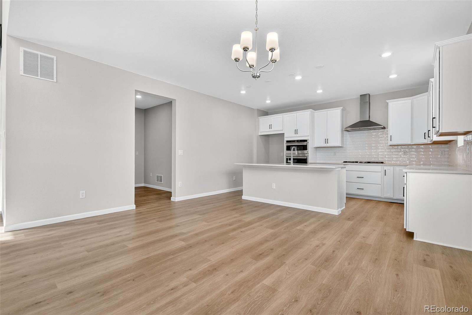 4334 Ridgewalk Point Castle Rock, CO 80108 - Photo 10 of 49