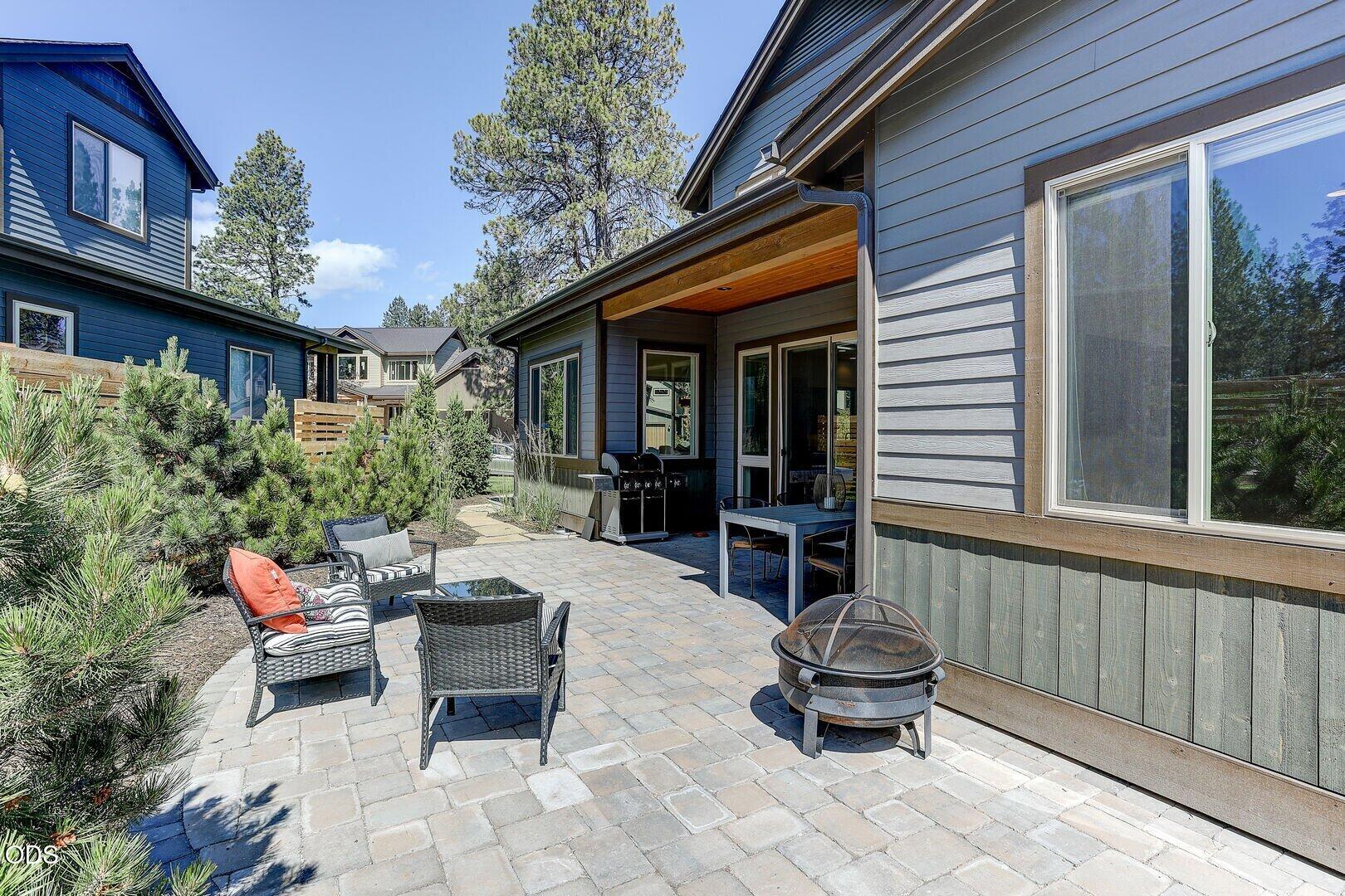 60457 Kangaroo Loop Bend, OR 97702 - Photo 9 of 15