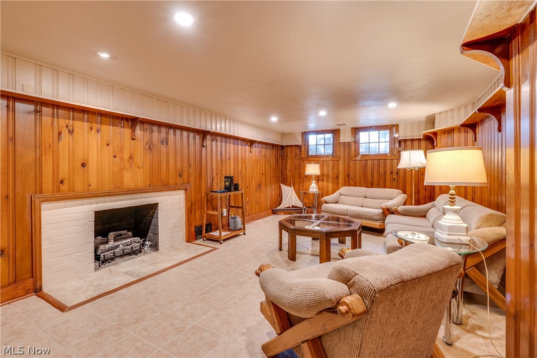 3190 Rumson Road Cleveland, OH 44118 - Photo 24 of 35 Gallery Image 24