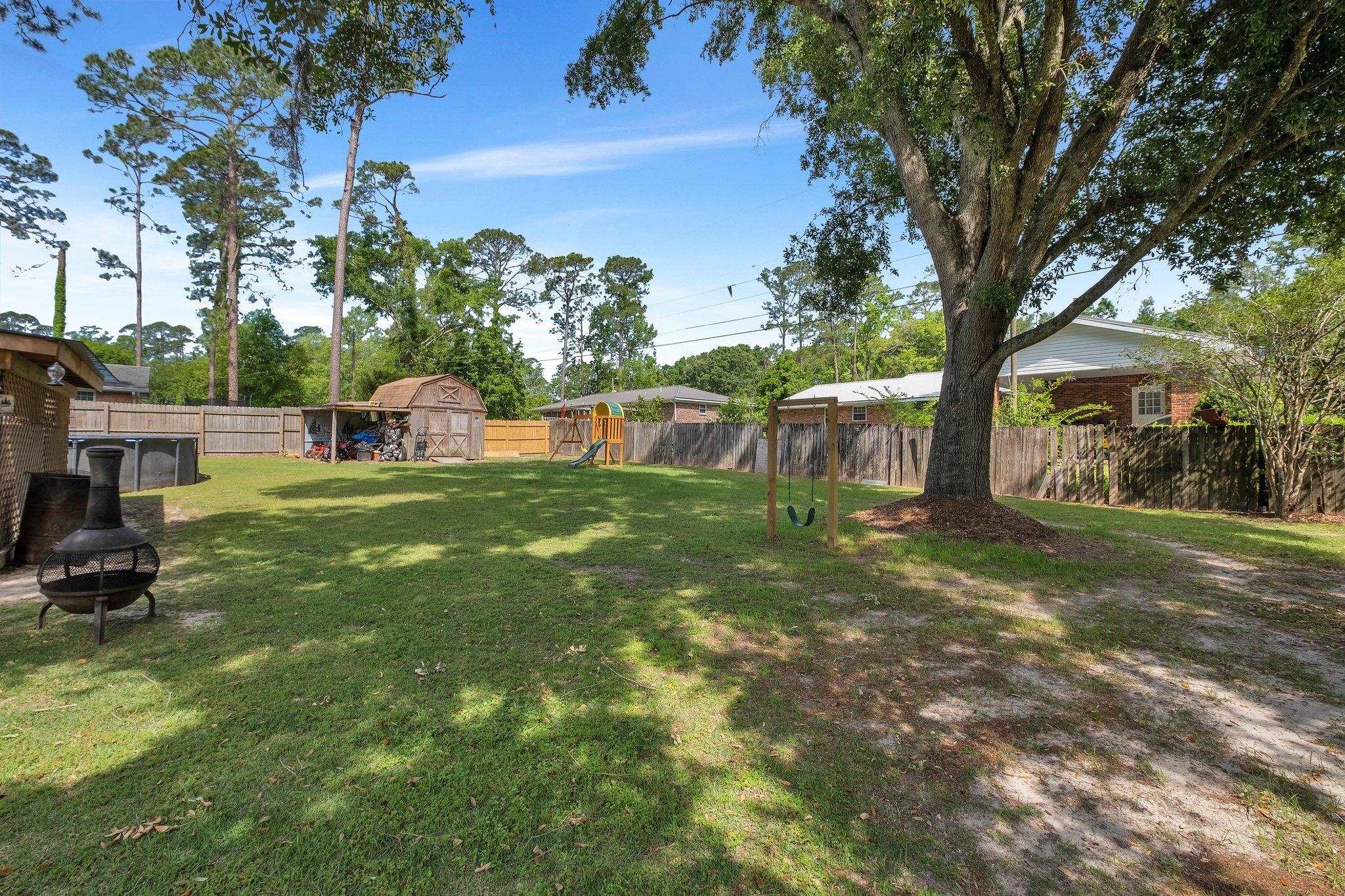 285 Northwest Whispering Pines Loop Madison, FL 32340 - Photo 2 of 34