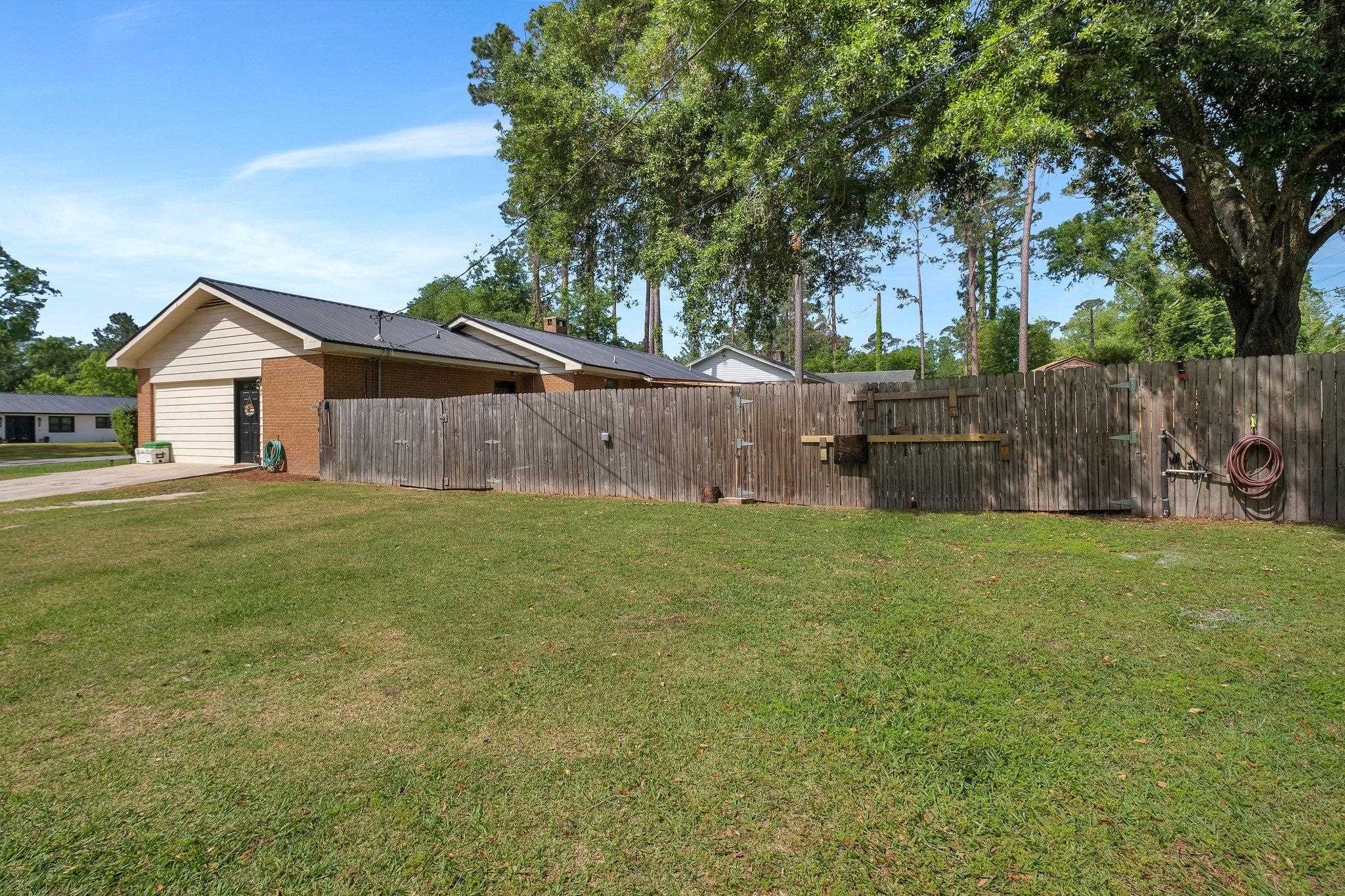 285 Northwest Whispering Pines Loop Madison, FL 32340 - Photo 5 of 34