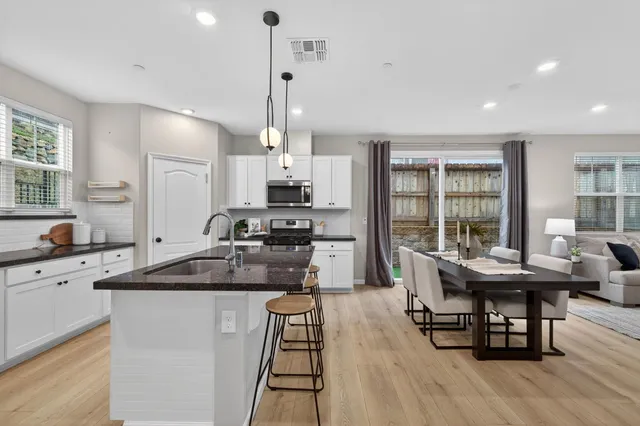 $675,000 | 3225 Sunny Gate Lane, Folsom, CA 95630