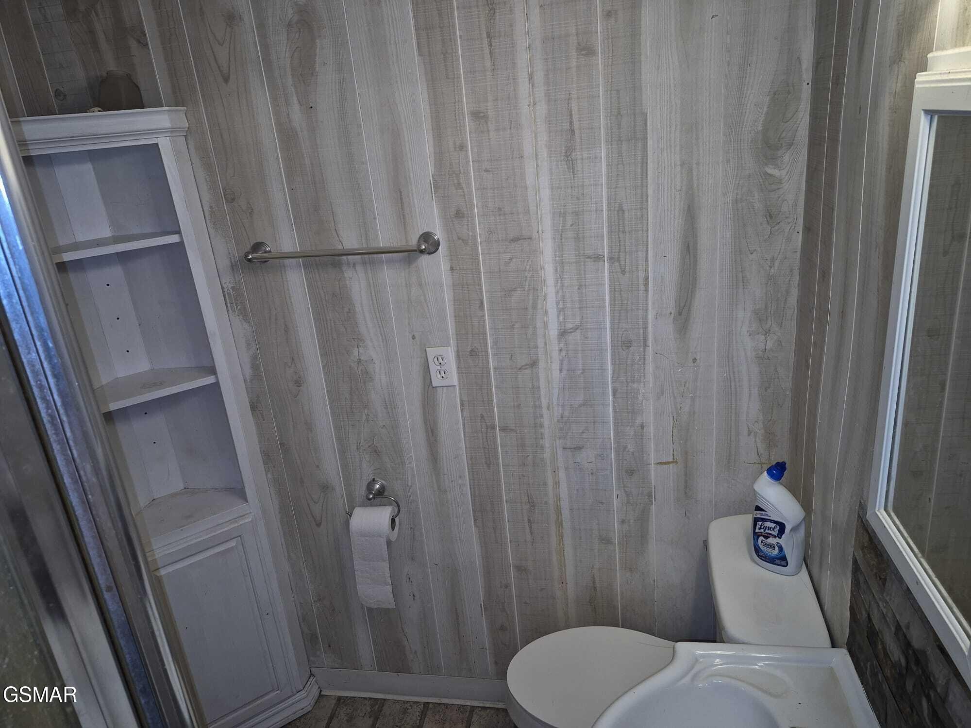 2233 Henderson Springs Road Pigeon Forge, TN 37863 - Photo 25 of 41 Gallery Image 25