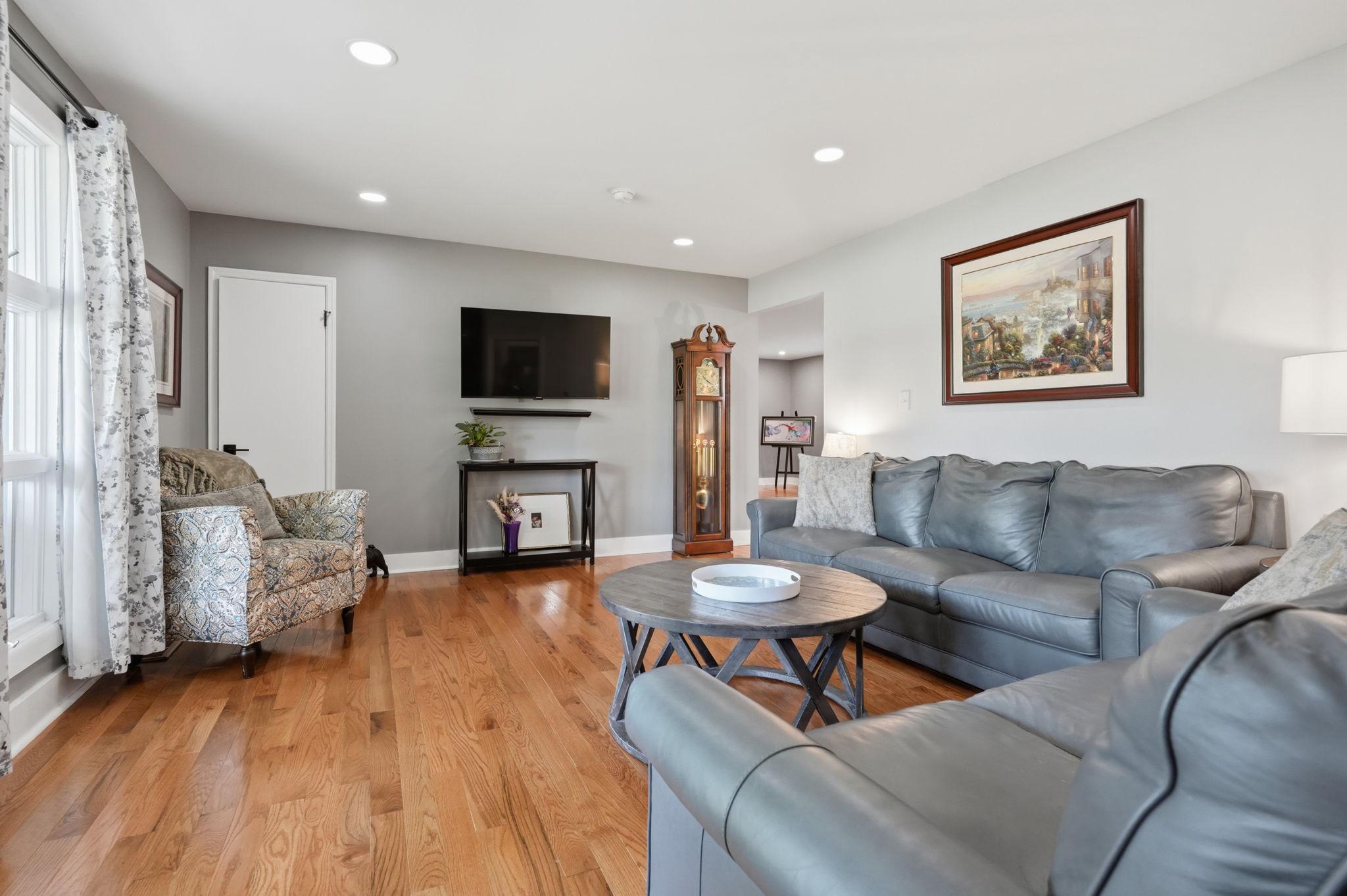 2315 Garwood Road Sicklerville, NJ 08081 - Photo 5 of 39 Living Room 14' x 30'