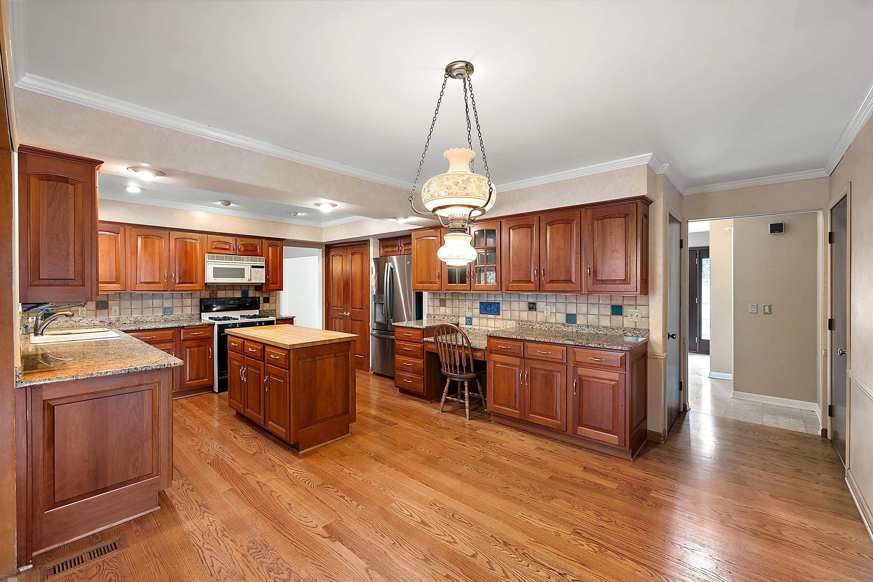 656 Canterbury Road Grosse Pointe Woods, MI 48236 - Photo 24 of 77