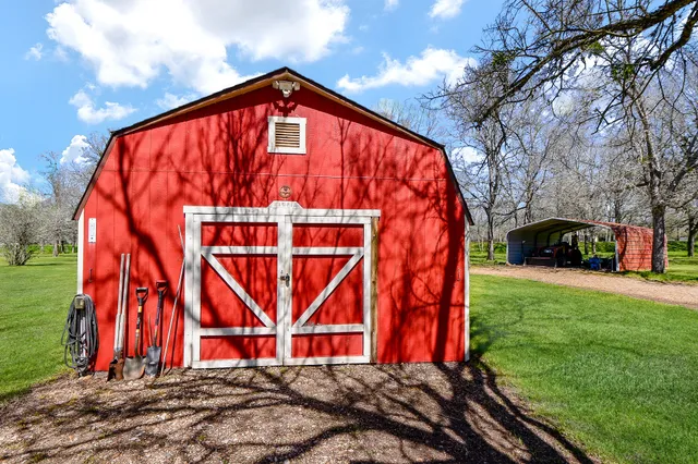 $1,999,500 | 0 Chisolm Trail, Wallis, TX 77485