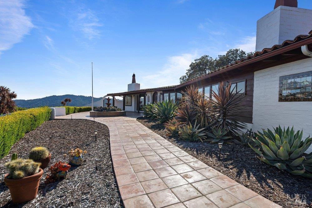 205 Bret Harte Road San Rafael, CA 94901 - Photo 5 of 37 Gallery Image 5