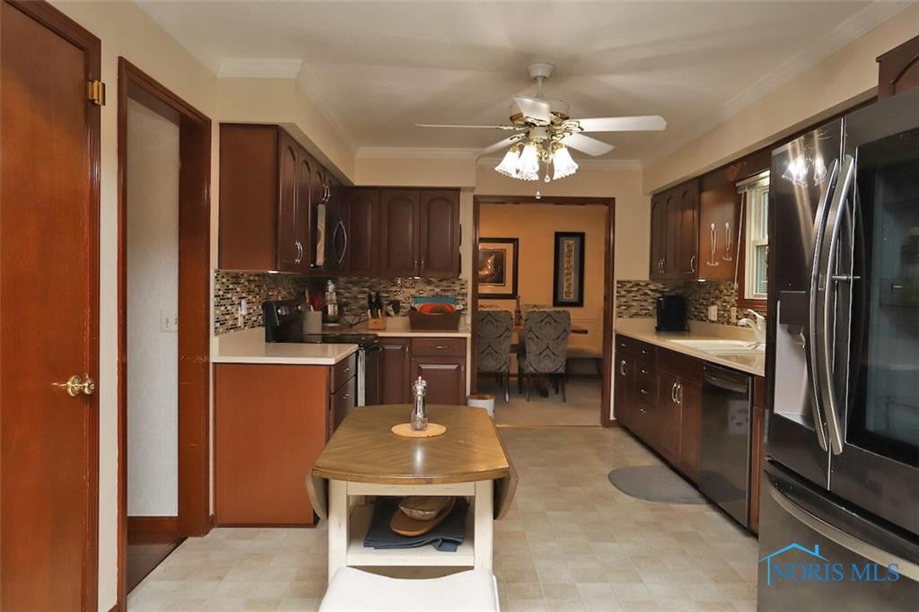 627 Rutledge Court Perrysburg, OH 43551 - Photo 8 of 49 Gallery Image 8
