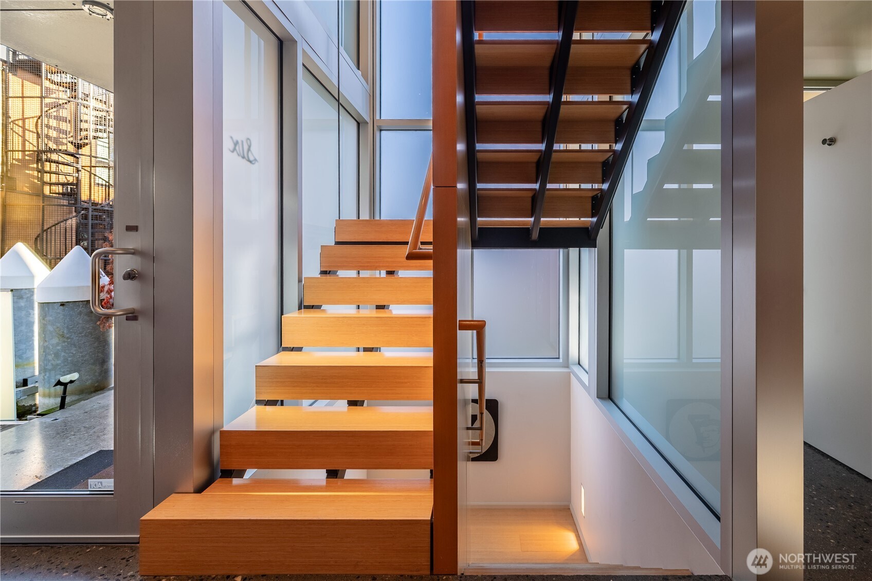 2369 Fairview Avenue East, Unit 6 Seattle, WA 98102 - Photo 36 of 40