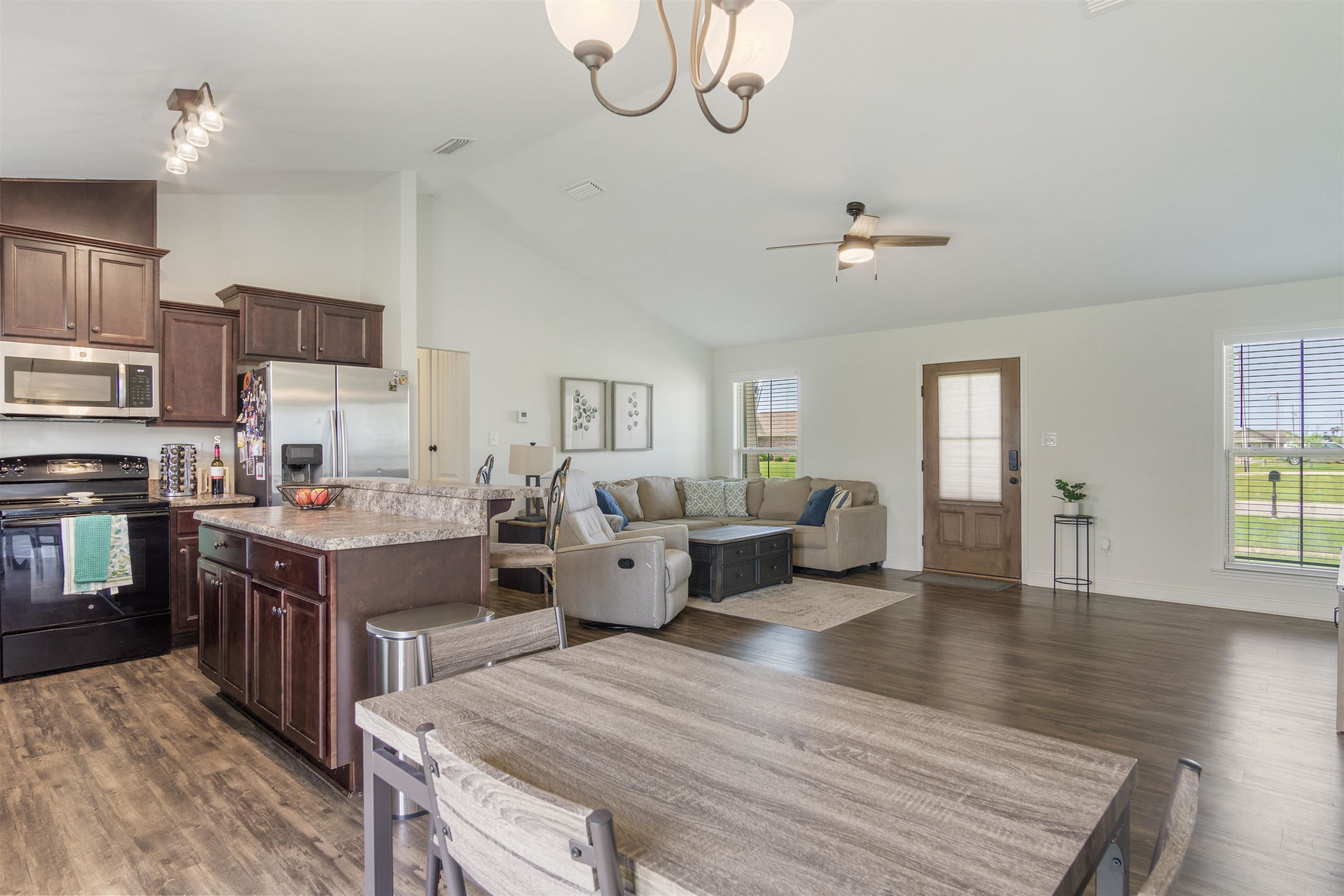 8966 Lockridge Road Foley, AL 36535 - Photo 14 of 26 Dining/Kitchen