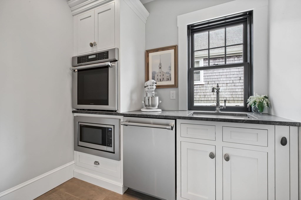 7 Jericho Road Scituate, MA 02066 - Photo 8 of 32 Gallery Image 8