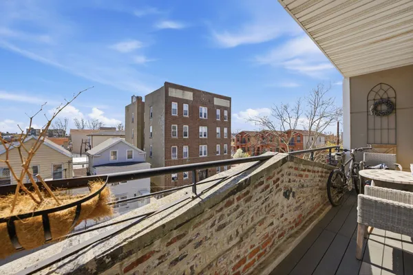 $3,800 | 936 Pavonia Avenue, Unit 3B, Jersey City, NJ 07306