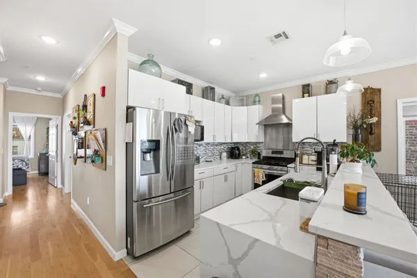 $3,800 | 936 Pavonia Avenue, Unit 3B, Jersey City, NJ 07306