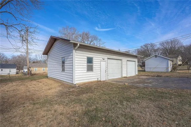 $275,000 | 10408 West 65th Street, Shawnee, KS 66203