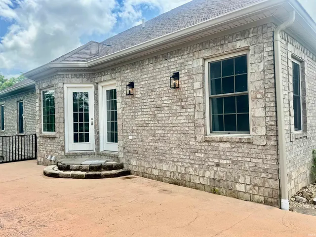 $515,900 | 803 Spyglass Drive, Bedford, IN 47421