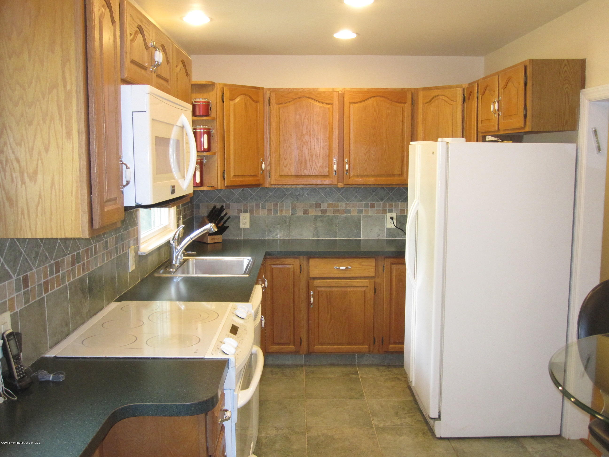 121 Pension Road Manalapan, NJ 07726 - Photo 3 of 24 2016-05-11 11.11.27