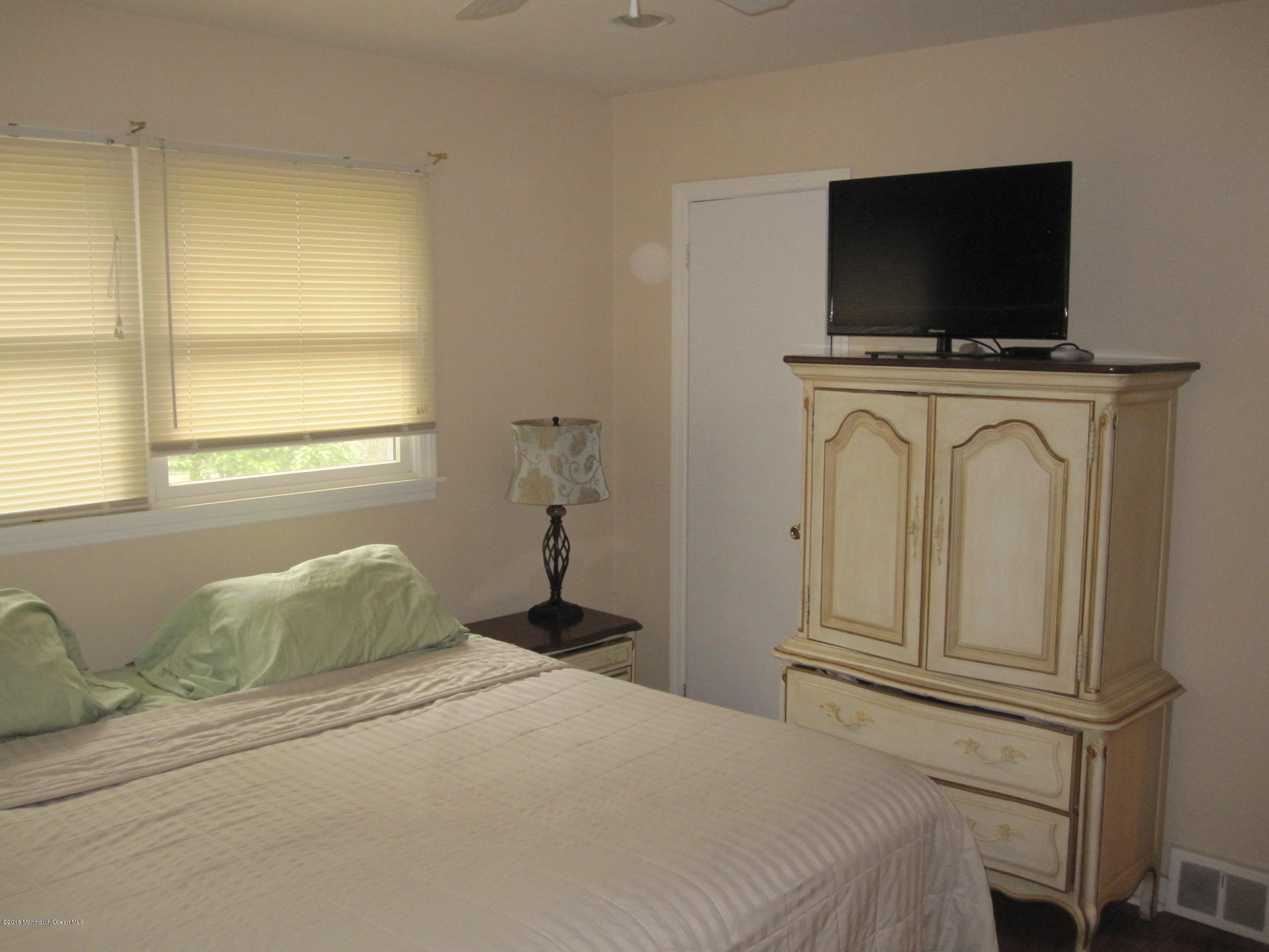 121 Pension Road Manalapan, NJ 07726 - Photo 10 of 24 2016-05-11 11.02.45