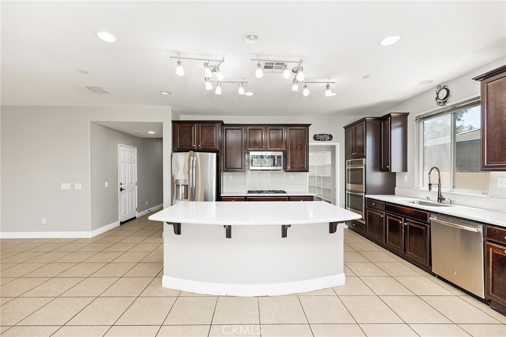 25392 Lone Acres Road Menifee, CA 92584 - Photo 11 of 46