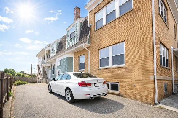 $3,000 | 255 Waterman Street, Unit 4, Providence, RI 02906