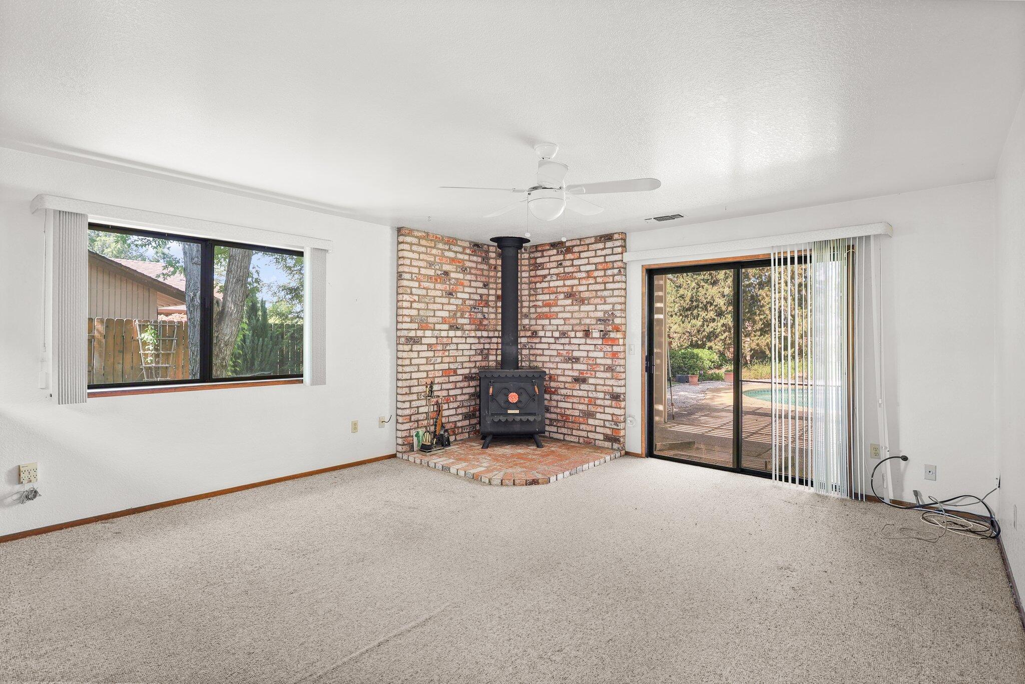 6136 Riverside Drive Redding, CA 96001 - Photo 14 of 40 34-web-or-mls-LZ0A8965_1