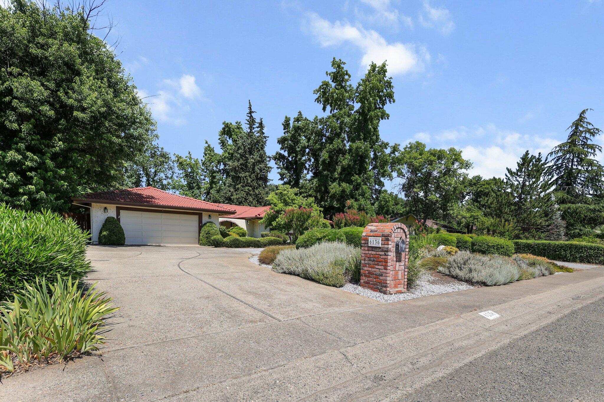 6136 Riverside Drive Redding, CA 96001 - Photo 2 of 40 50-web-or-mls-LZ0A9100_1