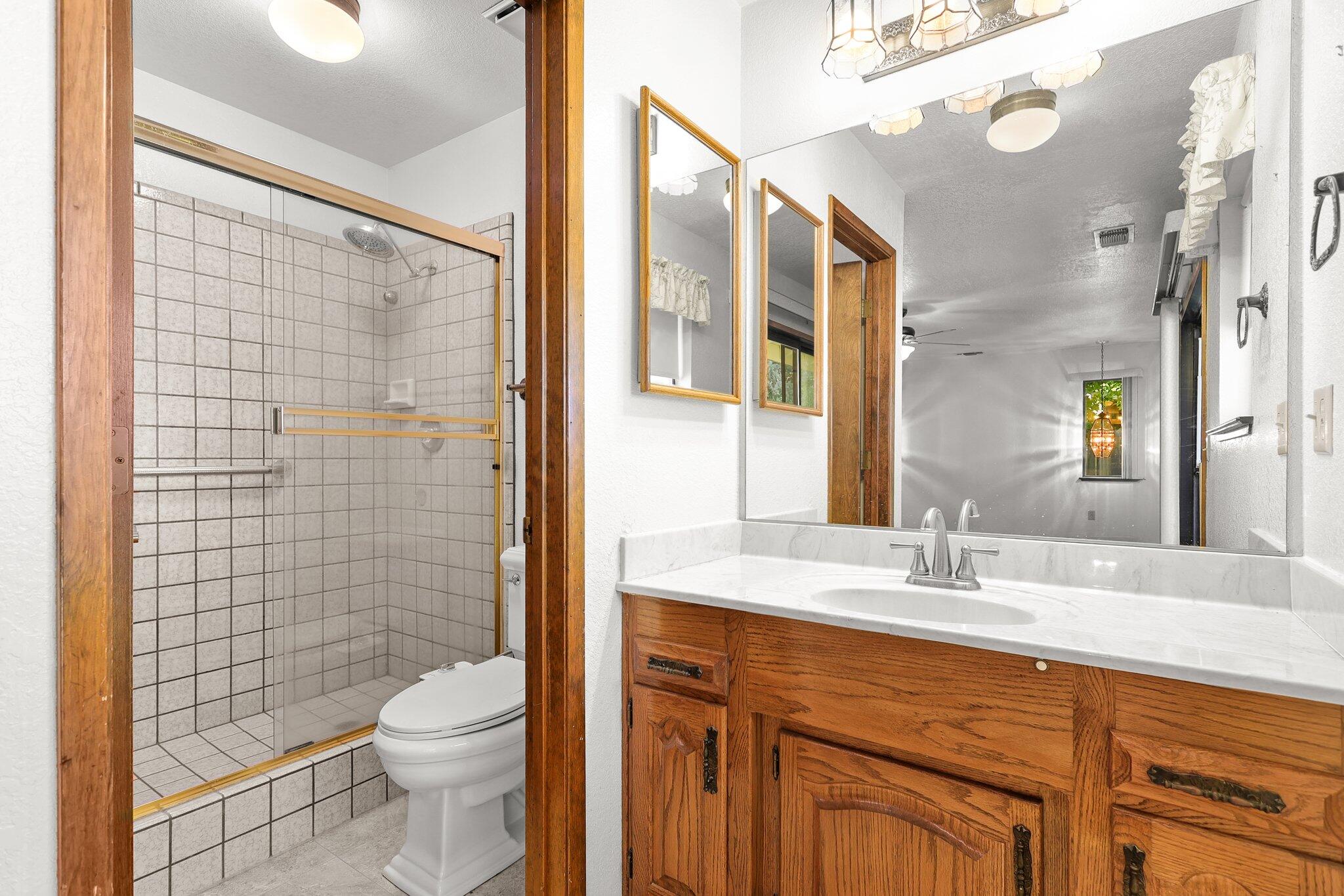 6136 Riverside Drive Redding, CA 96001 - Photo 25 of 40 20-web-or-mls-LZ0A8820 (1)