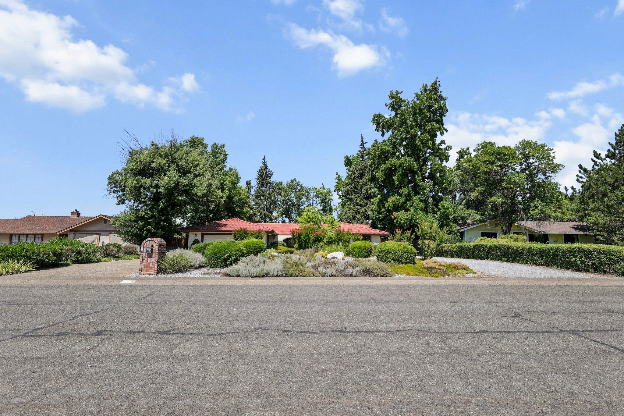 6136 Riverside Drive Redding, CA 96001 - Photo 40 of 40 49-web-or-mls-LZ0A9095_1