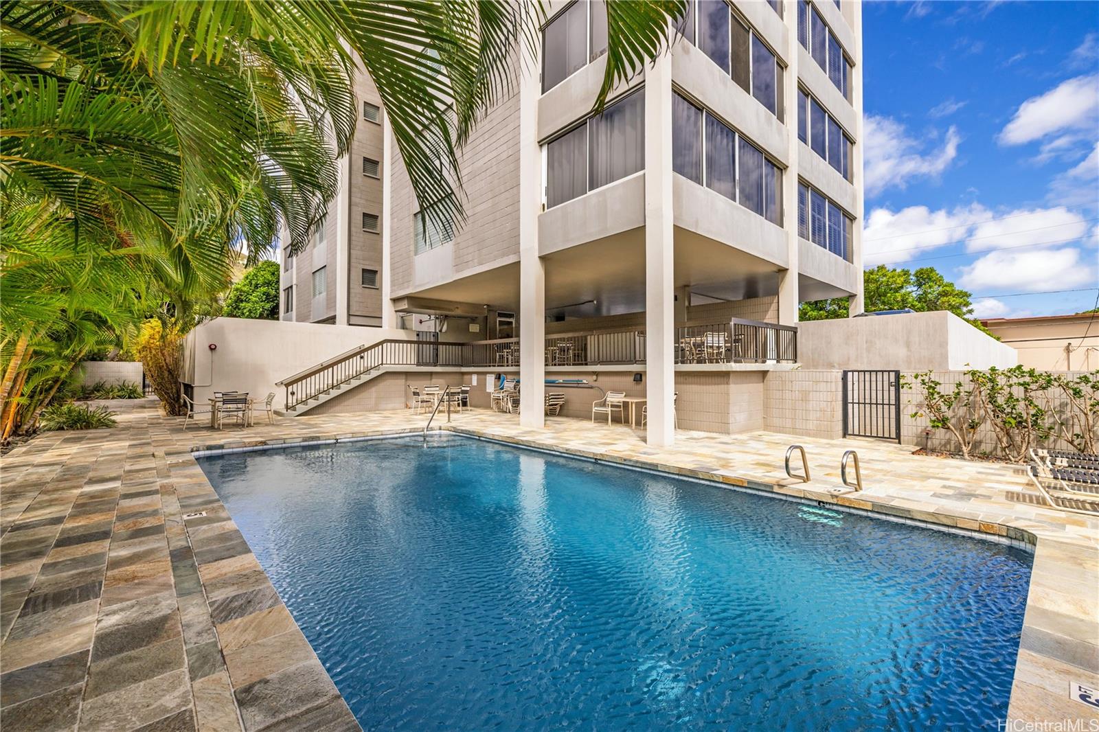 1545 Nehoa Street, Unit 302 Honolulu, HI 96822 - Photo 15 of 17