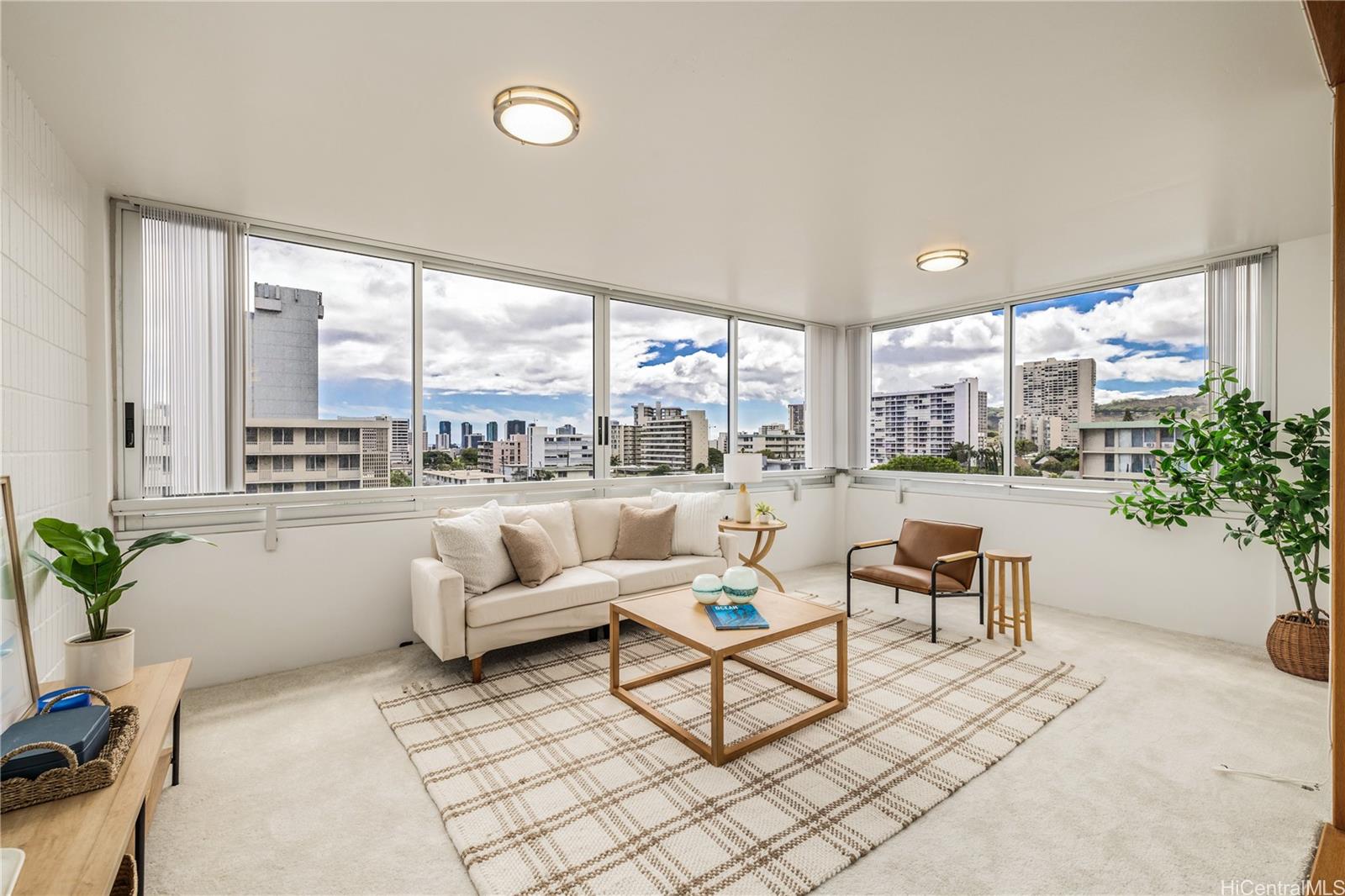 1545 Nehoa Street, Unit 302 Honolulu, HI 96822 - Photo 5 of 17