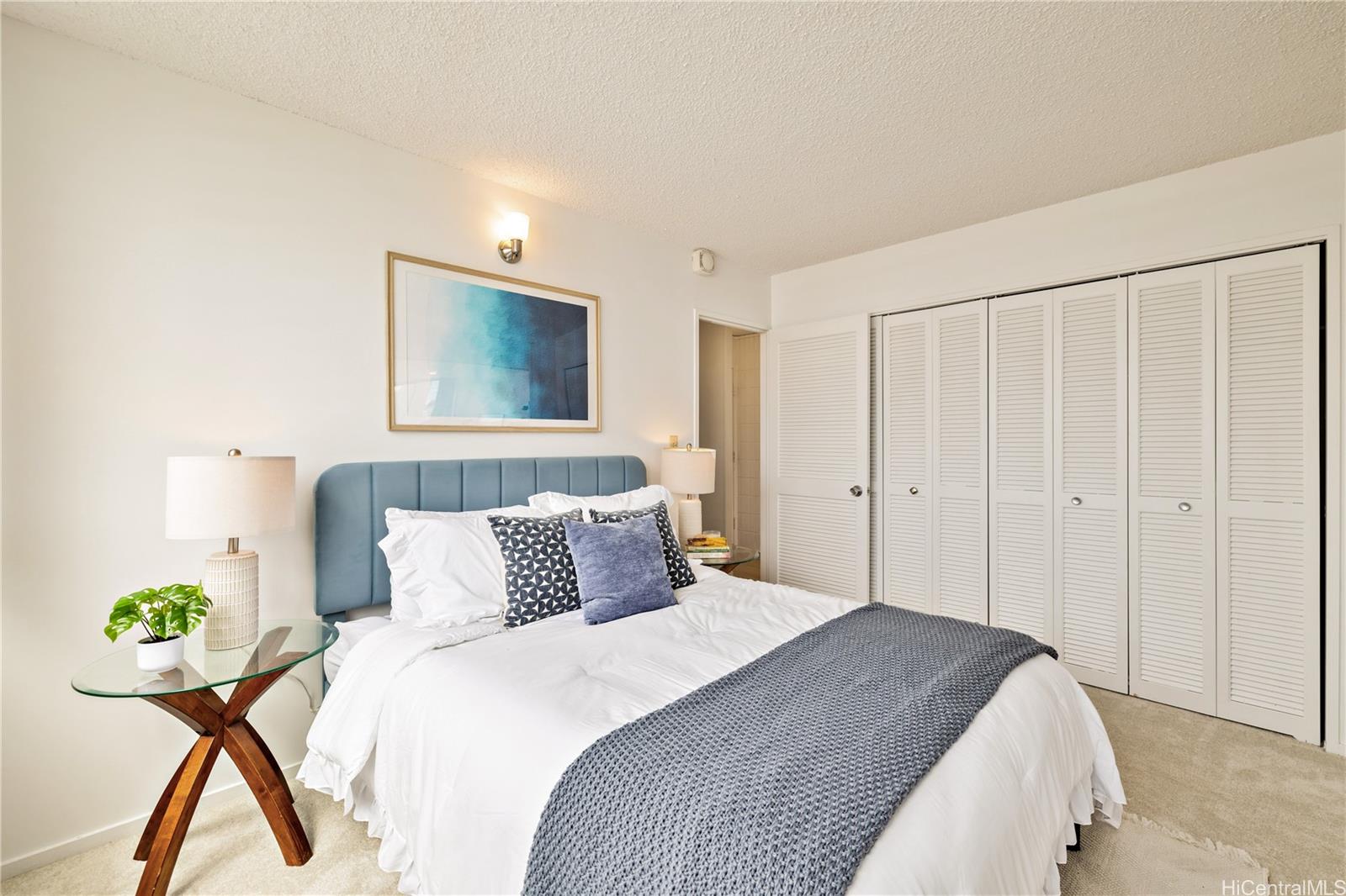 1545 Nehoa Street, Unit 302 Honolulu, HI 96822 - Photo 9 of 17