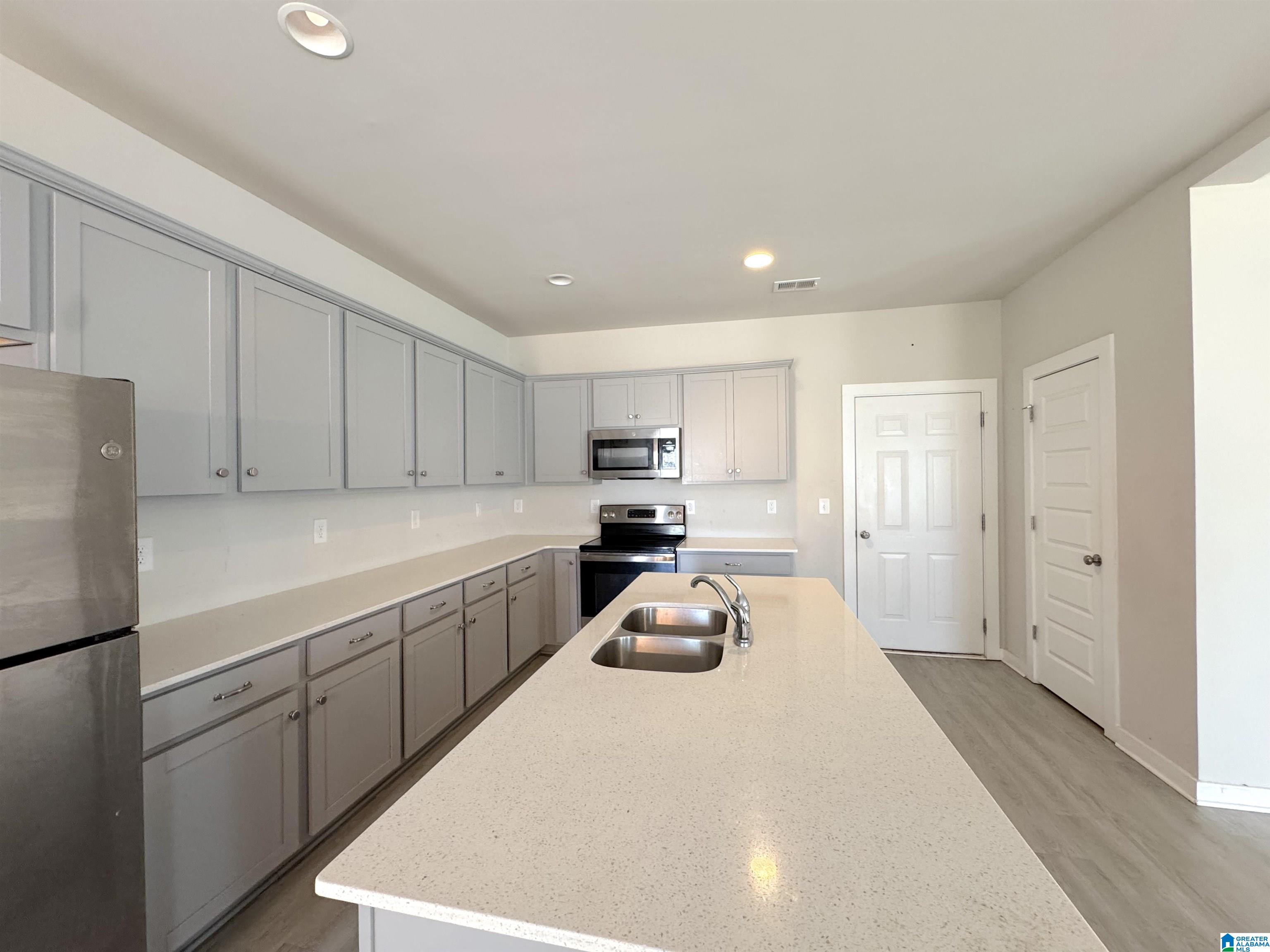 115 Ridgeview Circle Jemison, AL 35085 - Photo 13 of 38