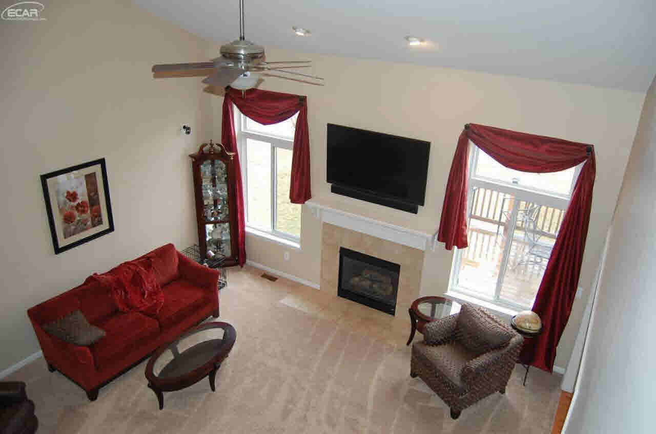 1371 Ridge View Court Grand Blanc, MI 48439 - Photo 7 of 32 21264873-6.JPG
