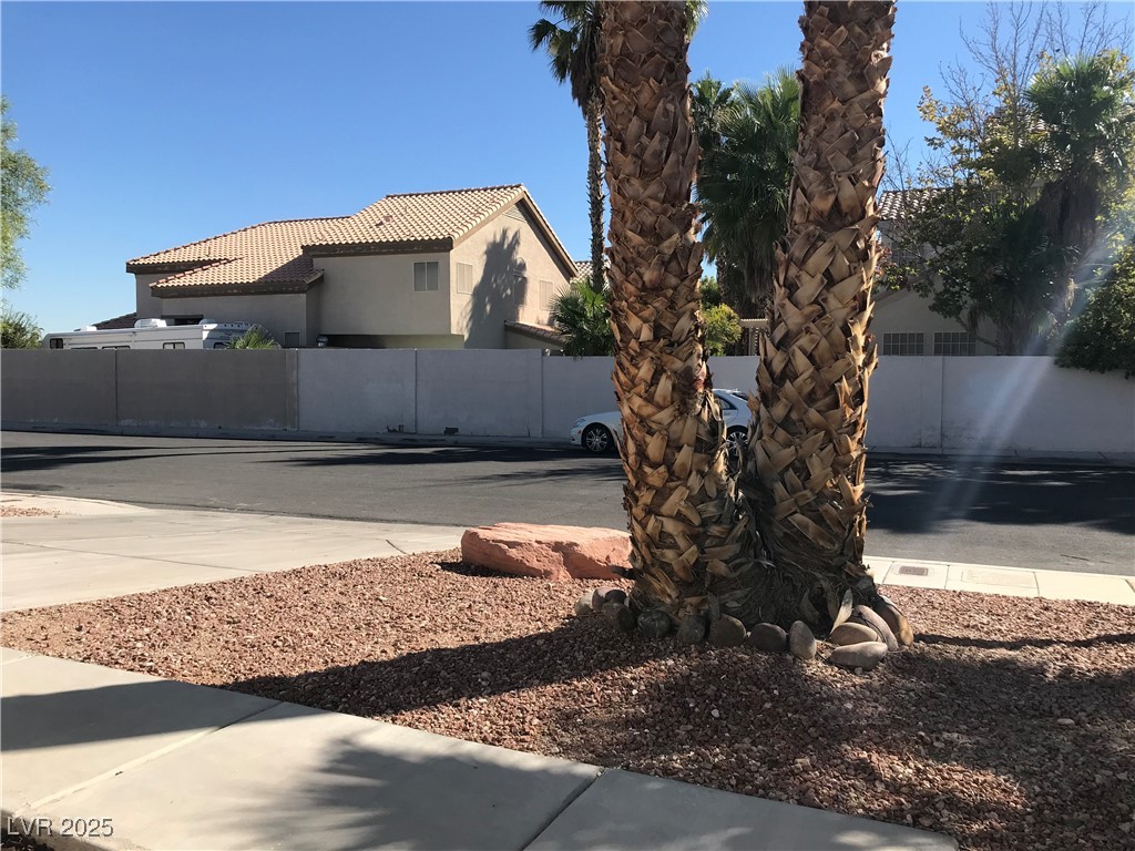 5423 Dancing Bear Drive Las Vegas, NV 89113 - Photo 2 of 18