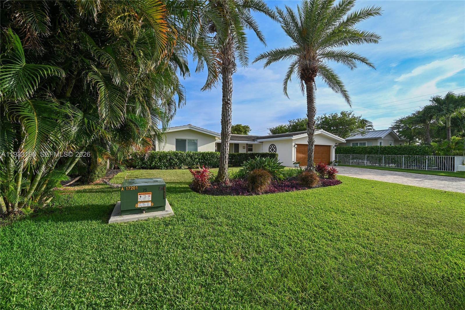 2832 Northeast 34th Street Lighthouse Point, FL 33064 - Photo 8 of 64