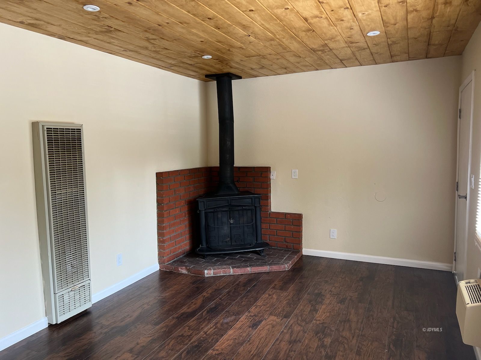 25840 Highway 243, Unit 24 Idyllwild, CA 92549 - Photo 2 of 7 a view of an entryway with wooden floor