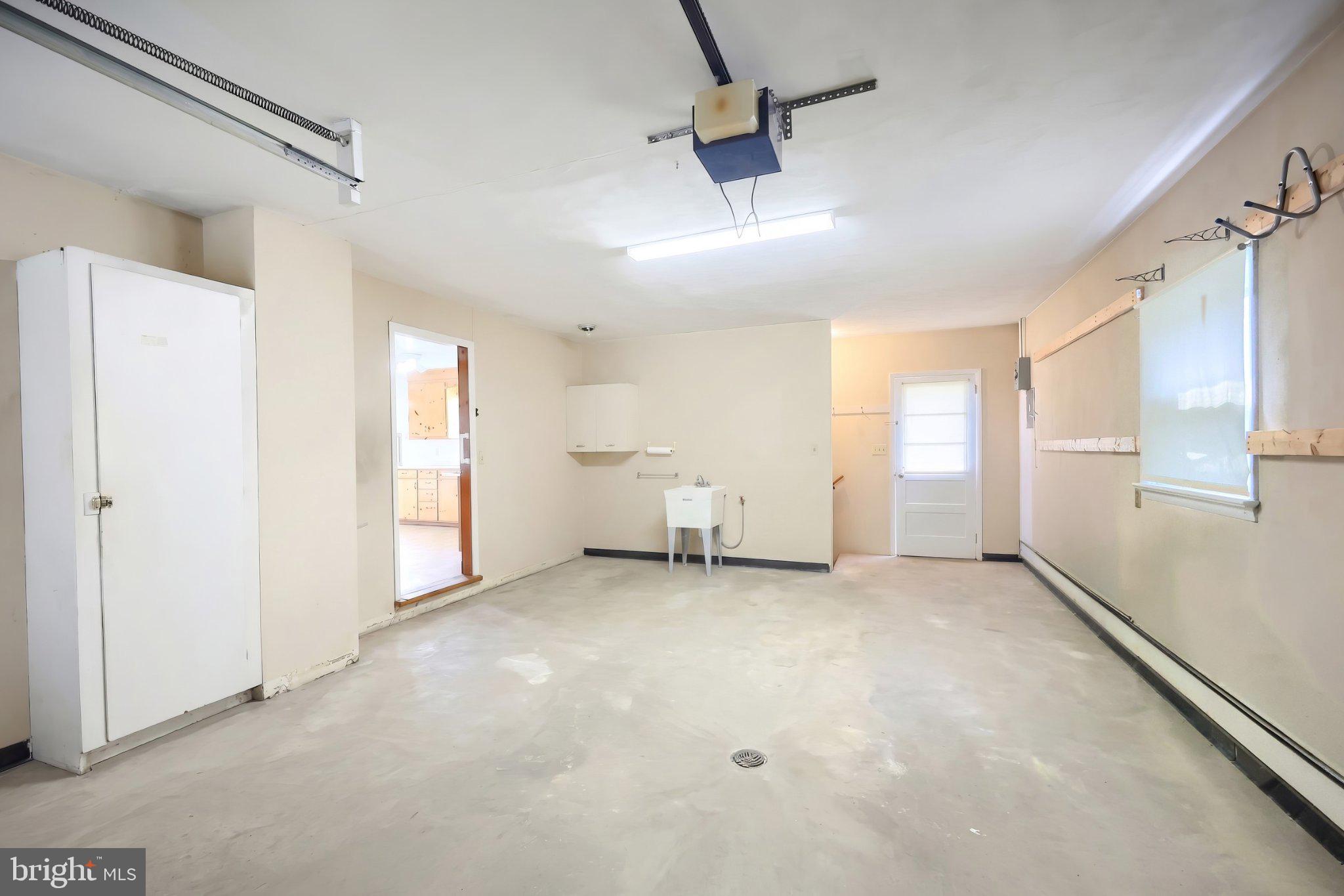 860 Witmer Road York, PA 17406 - Photo 15 of 40 Spacious garage with endless potential.