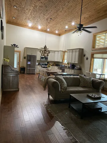 $1,375,000 | 5542 Southeast Tater Peeler Road, Lebanon, TN 37090